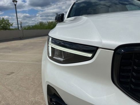 Certified 2023 Volvo XC40 B5 Plus w/ Protection Package Premier AWD/4WD image 12