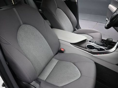 Used 2022 Toyota Camry LE FWD image 26
