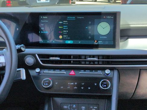 Used 2025 Hyundai Sonata SEL FWD image 28