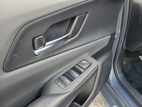 Used 2024 Toyota Prius XLE image 18