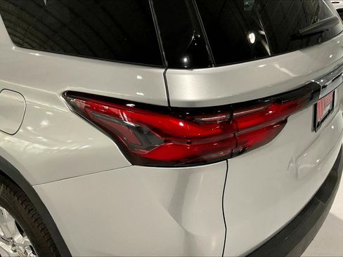 Used 2022 Chevrolet Traverse LS image 24