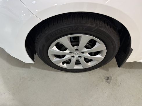 Used 2026 Toyota Corolla LE FWD image 11