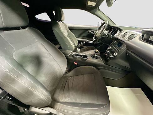 Used 2017 Ford Mustang GT w/ Black Accent Package RWD image 25