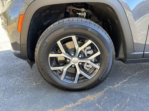 New 2025 Jeep Grand Cherokee L Limited AWD/4WD image 51