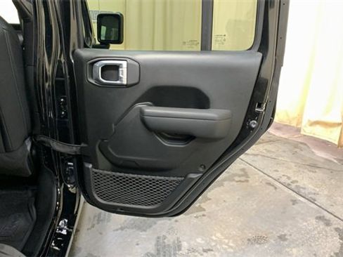 Used 2022 Jeep Wrangler Unlimited Sport image 13