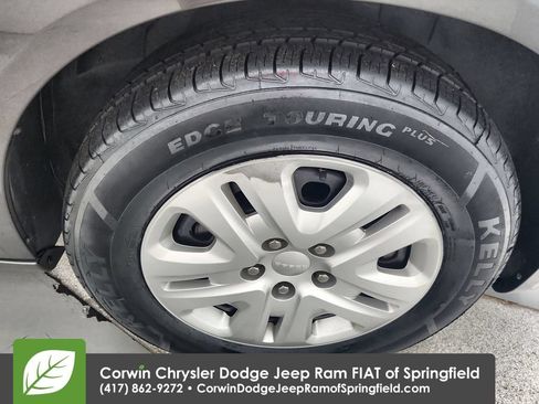 Used 2019 Dodge Grand Caravan SE FWD image 34