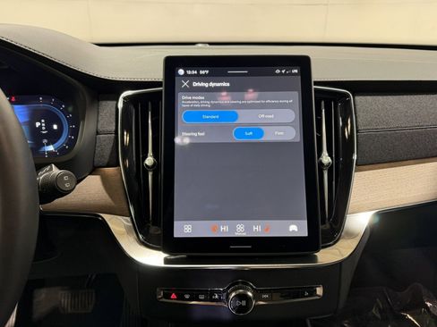 Used 2025 Volvo XC90 B6 Plus image 25