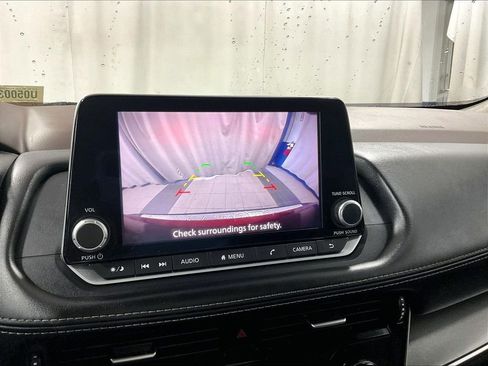 Used 2023 Nissan Rogue SV AWD/4WD image 19