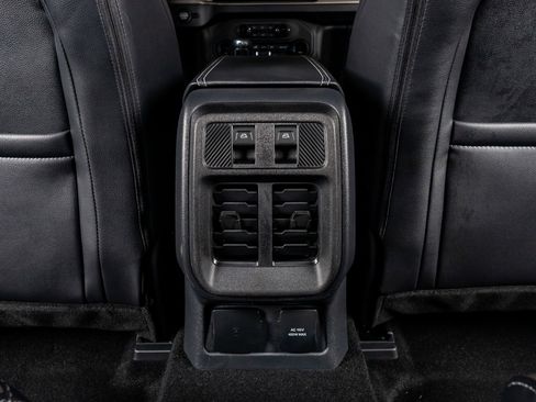 Used 2026 Ford Bronco Outer Banks AWD/4WD image 32