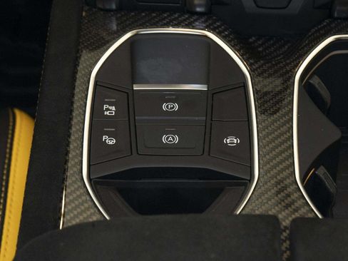 Used 2024 Lamborghini Urus Performante AWD/4WD image 46