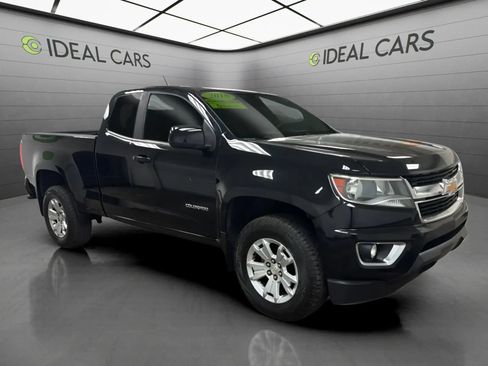 Used 2018 Chevrolet Colorado LT w/ LT Convenience Package RWD image 3