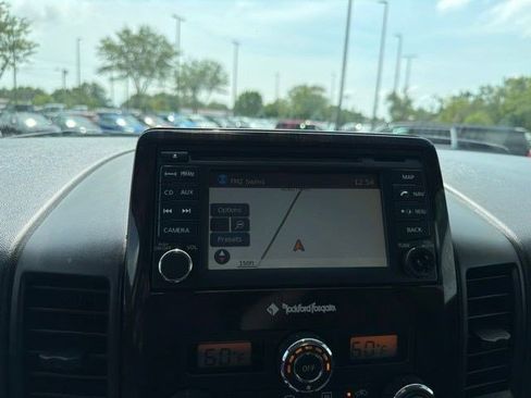 Used 2014 Nissan Titan SL AWD/4WD image 33