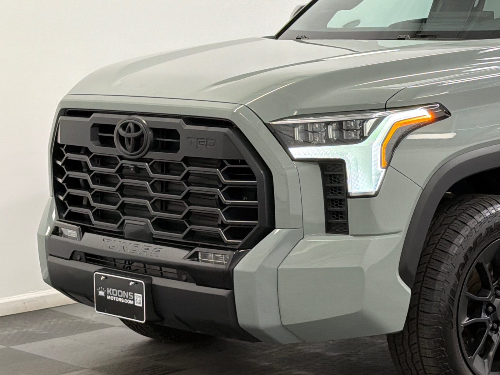 Used 2025 Toyota Tundra Limited w/ TRD Off-Road Package AWD/4WD image 2