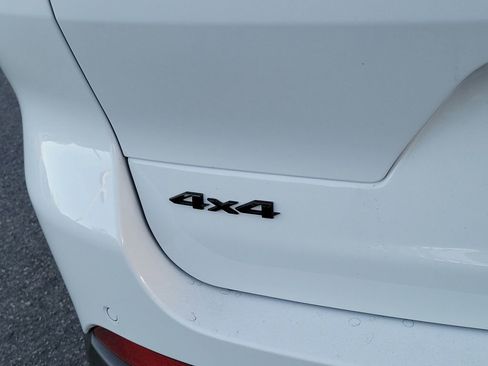 New 2025 Jeep Grand Cherokee L Altitude image 17