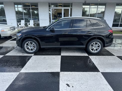 Used 2023 Mercedes-Benz GLC 300 4MATIC image 1