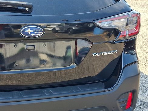 Used 2022 Subaru Outback Limited AWD/4WD image 16