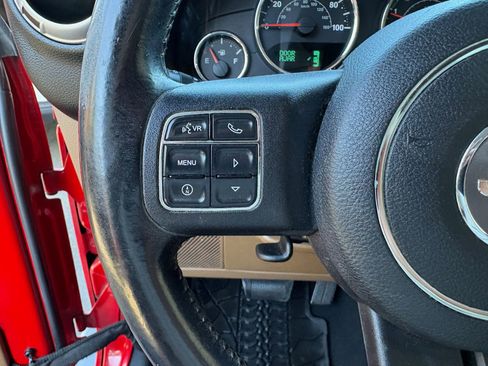 Used 2012 Jeep Wrangler Unlimited Sahara w/ Connectivity Group AWD/4WD image 40