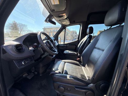 Used 2019 Mercedes-Benz Sprinter 2500 w/ Driver Convenience Package image 15