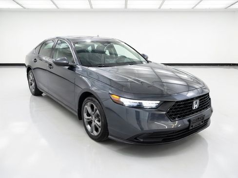 Used 2024 Honda Accord EX image 3