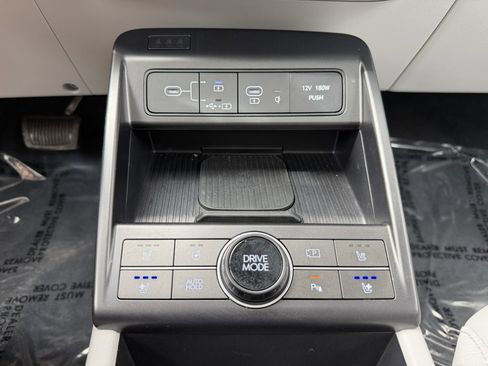 Used 2024 Hyundai Kona Limited image 25