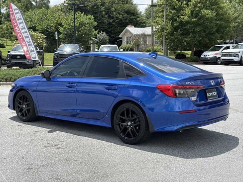 Used 2023 Honda Civic Sport image 8