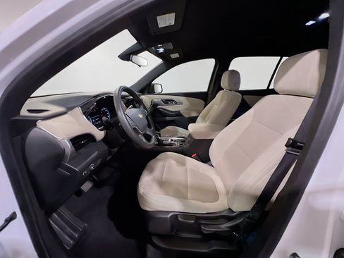 Used 2022 Chevrolet Traverse LS FWD image 14