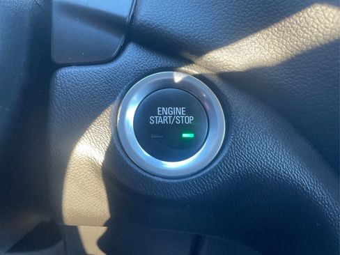 Used 2023 Chevrolet Equinox LT image 36