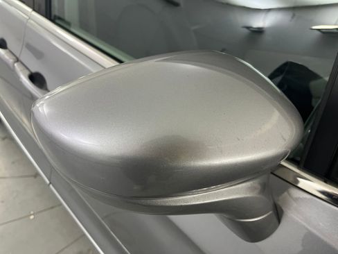 Used 2017 Chrysler Pacifica Touring-L image 50