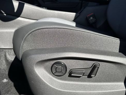 New 2026 Volkswagen Tiguan SE R-Line FWD image 12