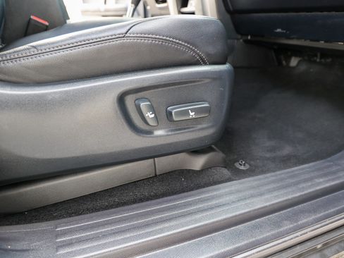 Used 2022 Toyota 4Runner SR5 Premium w/ Moonroof Package RWD image 43