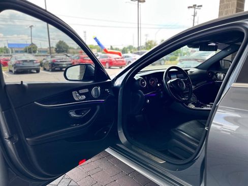 Used 2017 Mercedes-Benz E 300 4MATIC image 30