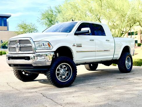 Used 2016 RAM 2500 Laramie AWD/4WD image 2