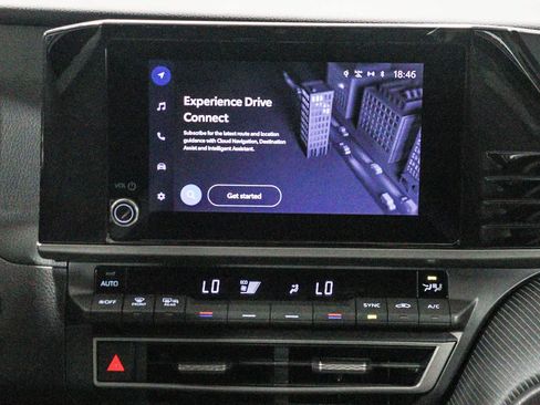 Used 2025 Toyota Camry SE w/ Convenience Package FWD image 14