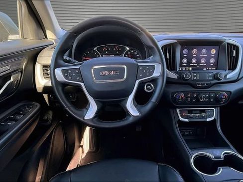 Used 2023 GMC Terrain SLT AWD/4WD image 8