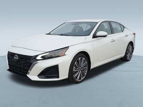 Used 2024 Nissan Altima 2.5 SL image 3