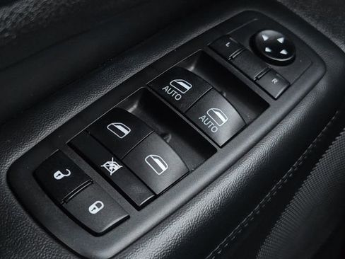 Used 2021 Jeep Grand Cherokee Laredo image 26