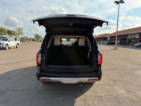 Used 2024 Ford Expedition Limited AWD/4WD image 14