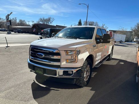 Used 2017 Ford F150 Lariat w/ Equipment Group 501A Mid image 4