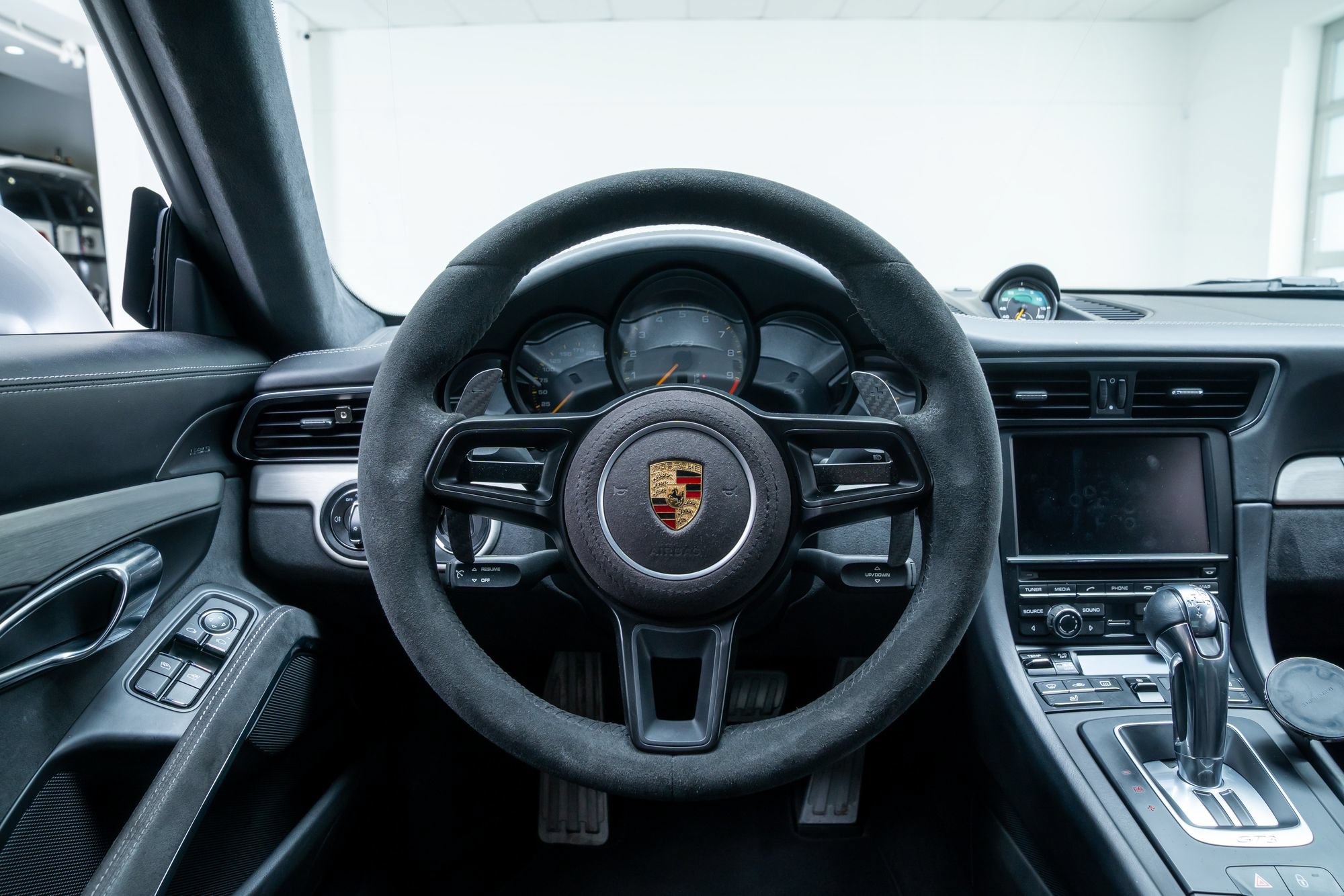 Used 2015 Porsche 911 GT3 RWD image 17
