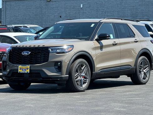 New 2026 Ford Explorer ST-Line w/ ST-Line Street Pack AWD/4WD image 8
