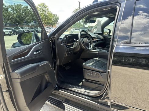 Used 2023 Cadillac Escalade Sport Platinum AWD/4WD image 10