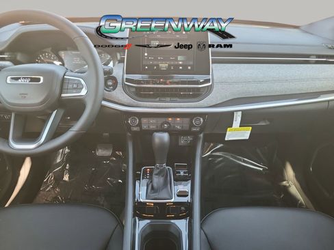 New 2026 Jeep Compass Latitude image 13