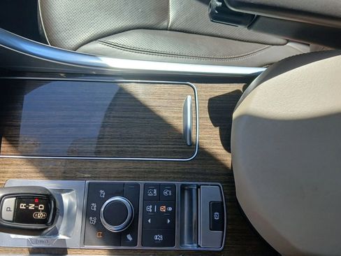 Used 2017 Land Rover Range Rover Sport HSE image 28