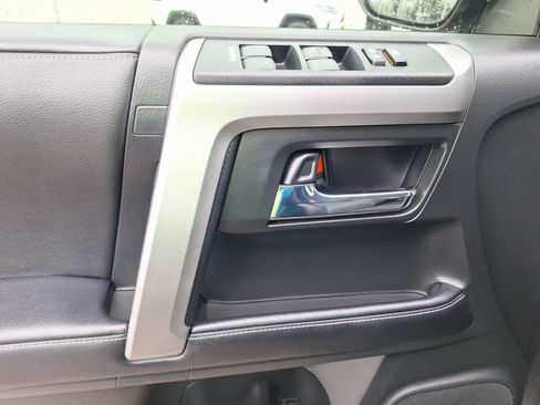 Used 2022 Toyota 4Runner SR5 Premium image 16