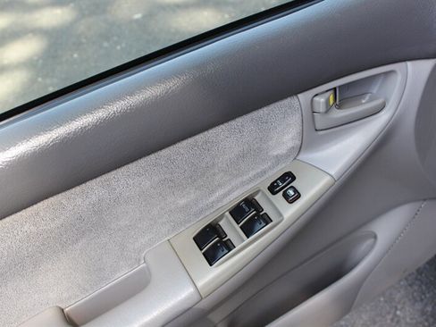 Used 2006 Toyota Corolla CE FWD image 11