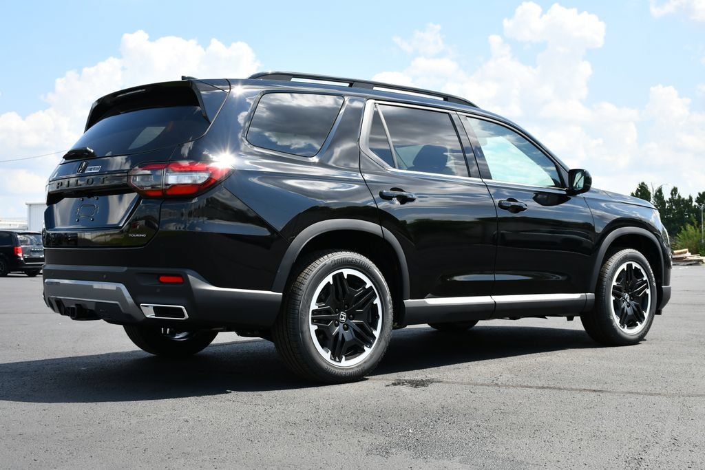 New 2026 Honda Pilot Touring image 7