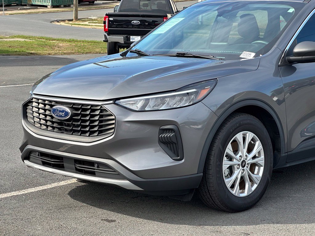 Used 2023 Ford Escape Active FWD image 33