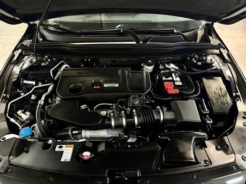 Used 2018 Honda Accord Sport image 17