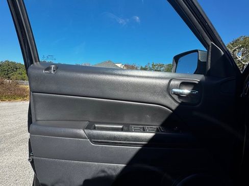 Used 2017 Jeep Patriot Latitude image 9