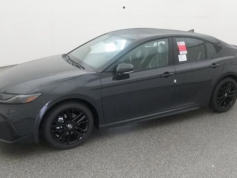 New 2026 Toyota Camry SE FWD image 2